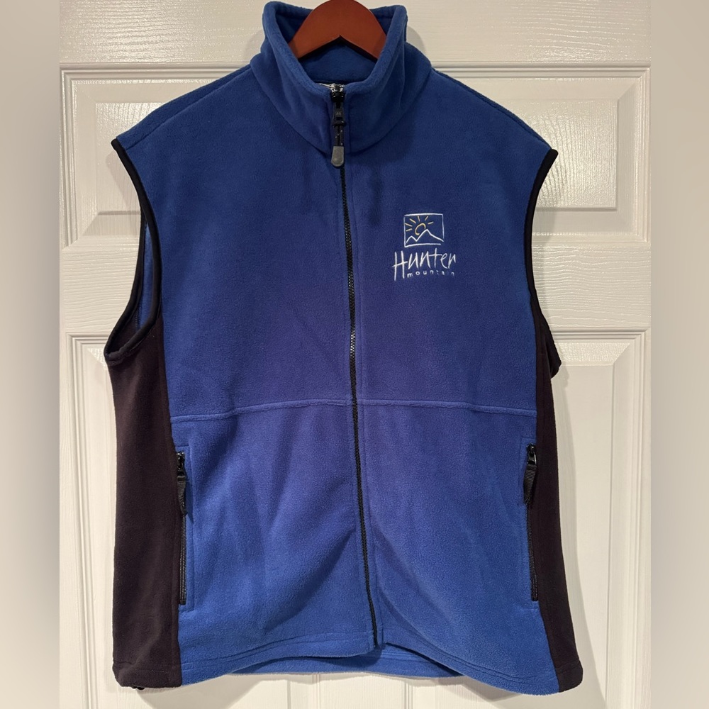 Gently used Hunter Mountain Embroidered Fleece Vest size Large